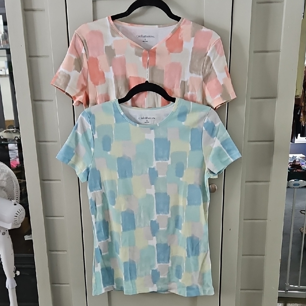 Croft & Barrow Pair  Of Pastel Pattern Tees In Coral/turquiose Sz.small Ptp 19